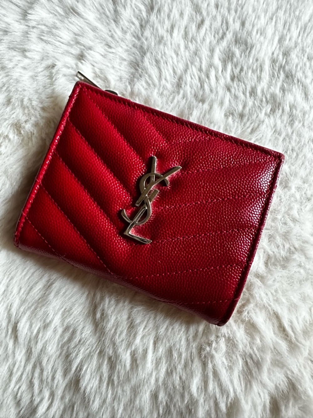Yves Saint Laurent CASSANDRE MATELASSÉ BI-FOLD WALLET IN GRAIN DE POUDRE LEATHER